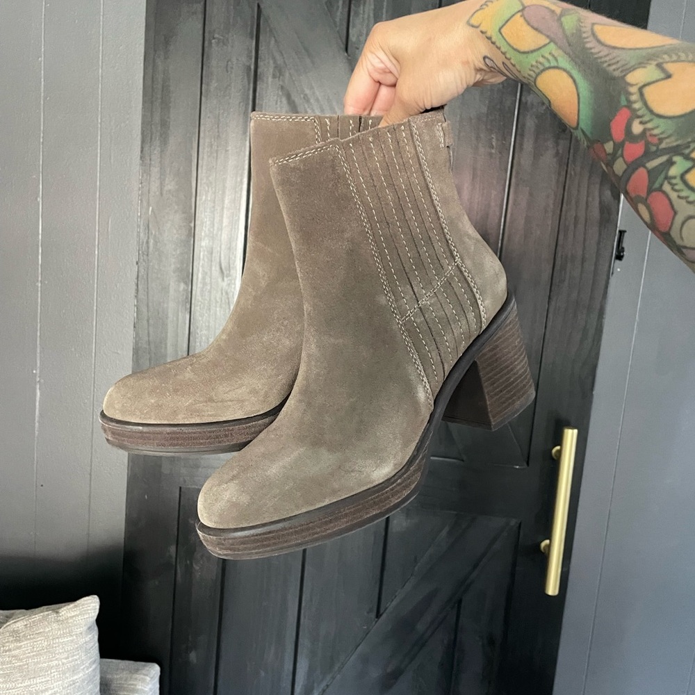 Stylish Tan Ankle Boots for Women